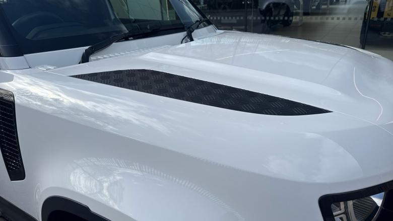 Land Rover Defender 90 Diesel 3.0 D250 Hard Top Auto